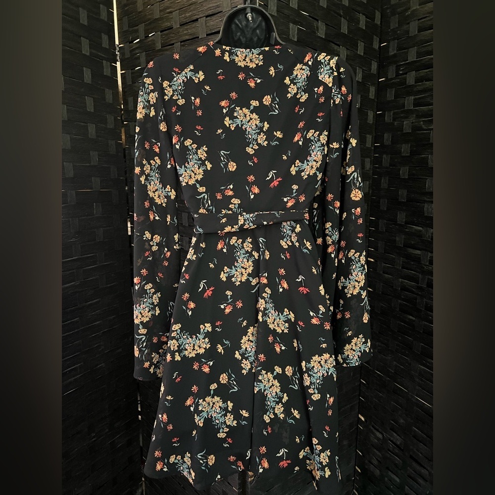 Free People Elegant Black Long Sleeve Dress with Floral Pattern - Picture 2 of 4